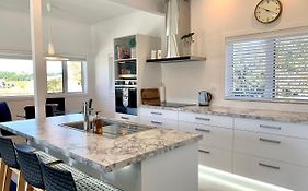 Coromandel Town Harbourside Cottage Luxury Accommodation