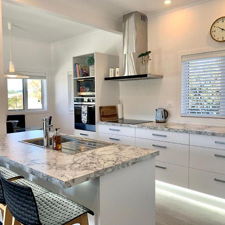Coromandel Town Harbourside Cottage Luxury Accommodation Exterior foto