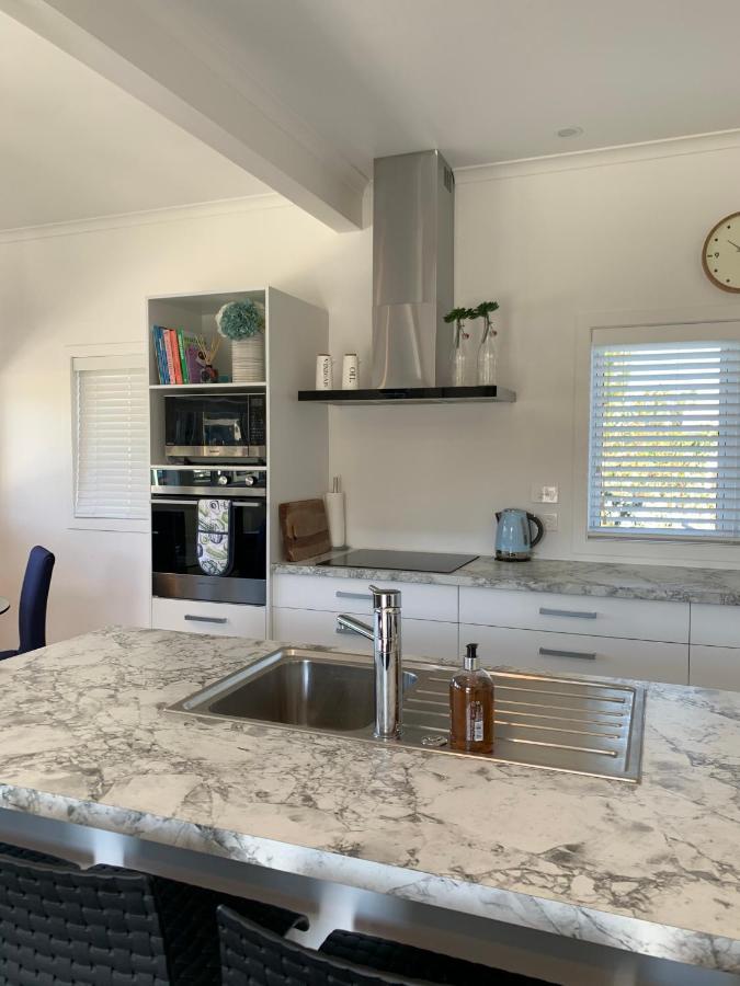 Coromandel Town Harbourside Cottage Luxury Accommodation Exterior foto